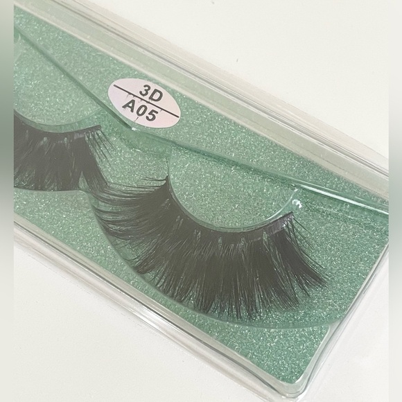 Vegan Faux Mink 3D Light-weight False Volume Eyelashes Style A05 (Lashes only) - Picture 4 of 5